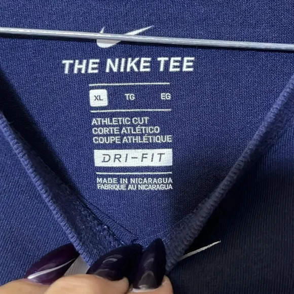 Nike Dri Fit Minnesota Twins TShirt Navy Blue Red Crew Neck Athletic Fit - Picture 2 of 2